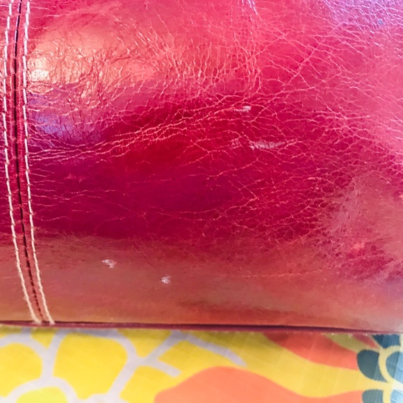 CUTE AND CLASSY RED HANDBAG - Picture 6 of 7